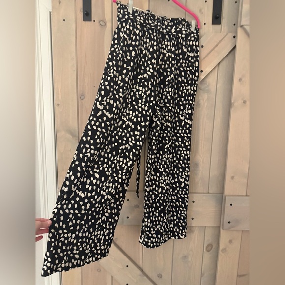 Amazon Black and White Wide Leg Paperbag Waist Pants - Picture 7 of 9